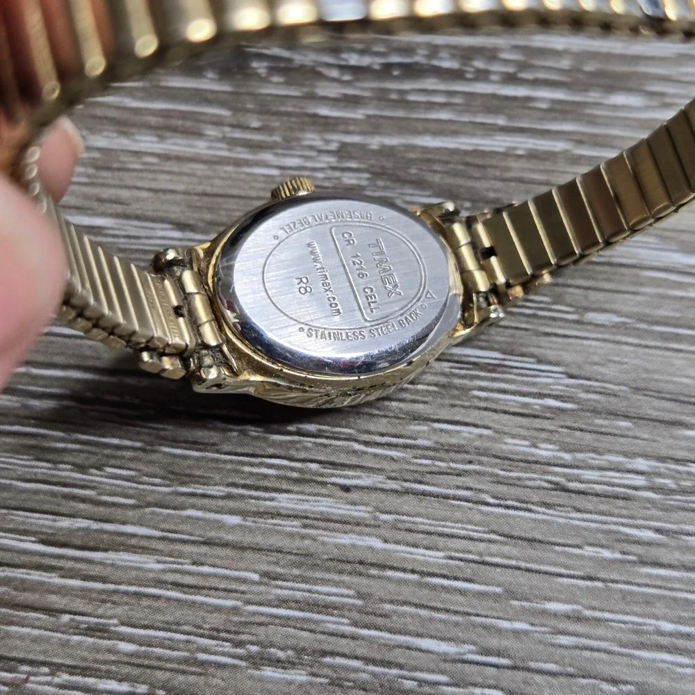 Timex Cavatina Women's Oval Watch Gold Tone Stretch Band Quartz Working 6